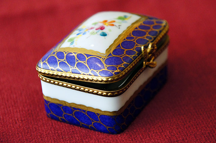 http://www.e-interiorshop.com/image/limoges-05.jpg