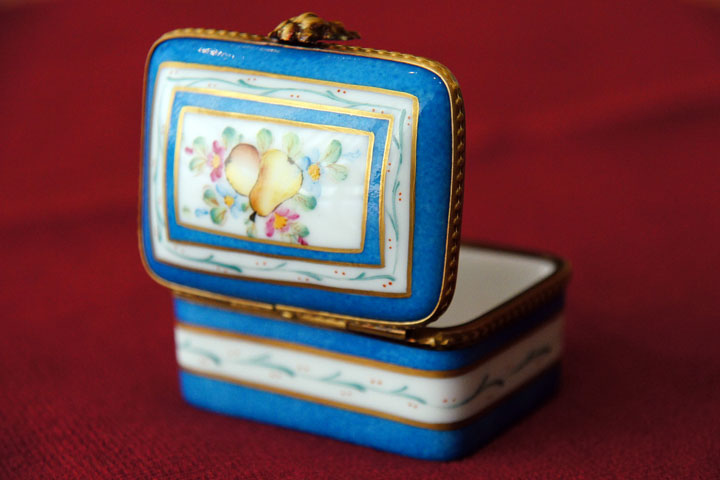 http://www.e-interiorshop.com/image/limoges02-2.jpg